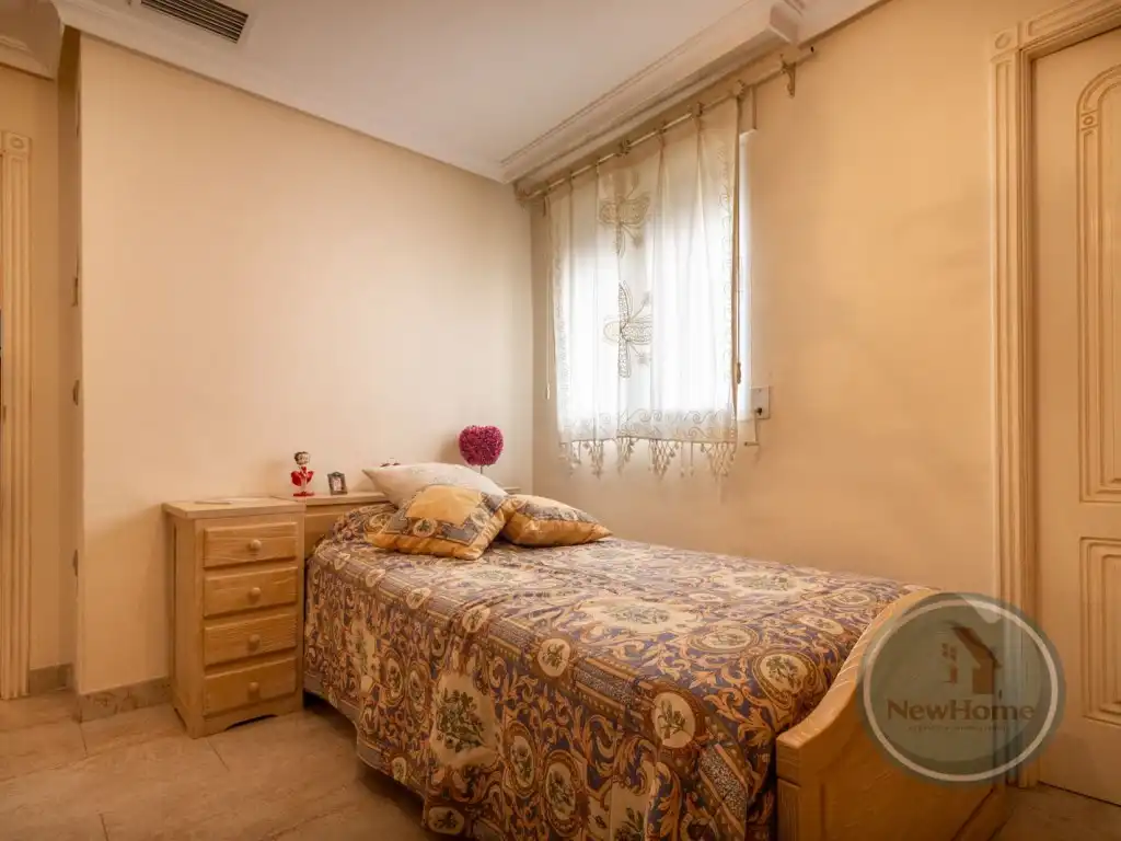 Casa adosada en venta en Crevillent