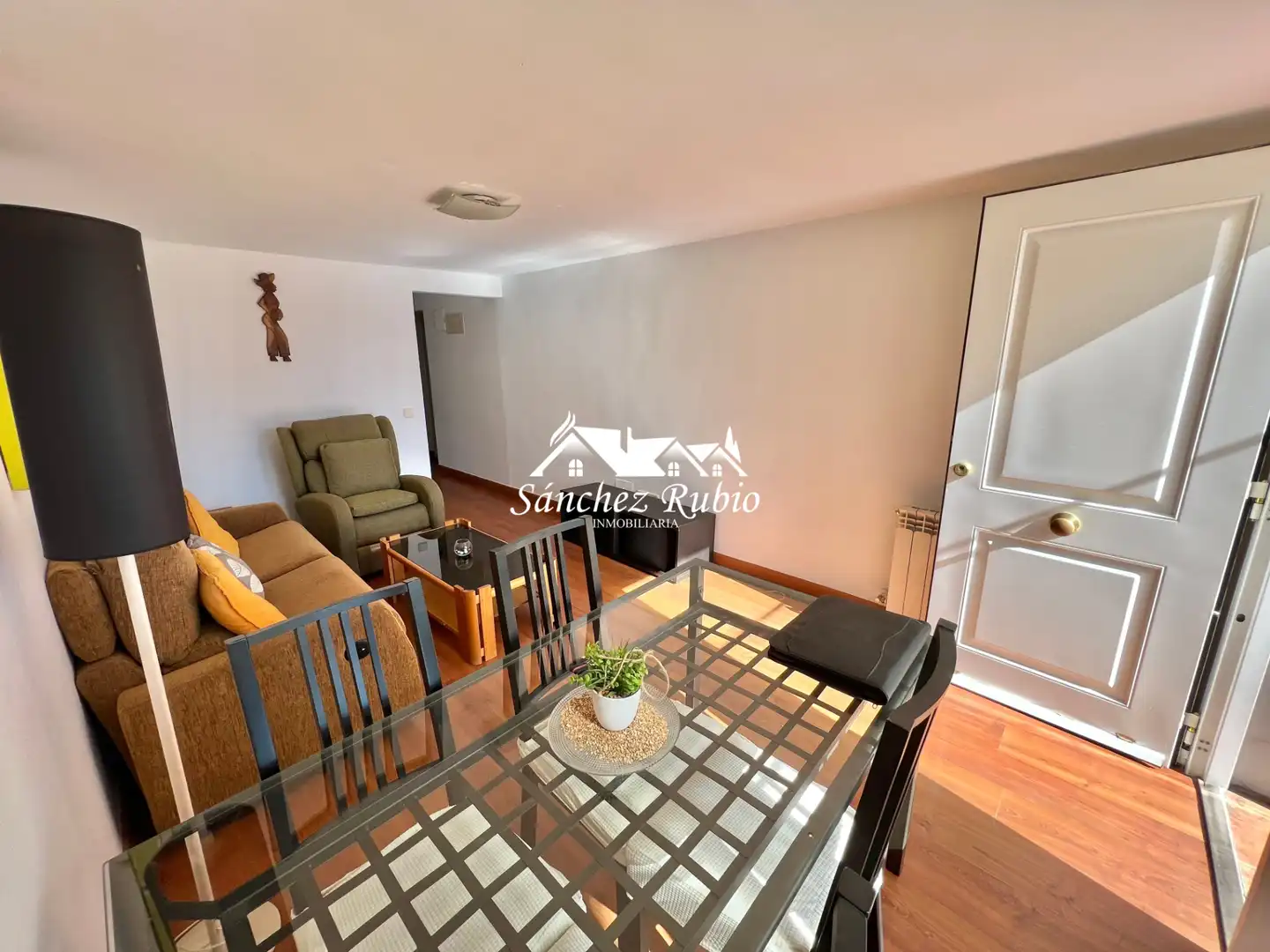 Sala d'estar de Casa adosada de lloguer en Galapagar amb Calefacció, Jardí privat i Parquet