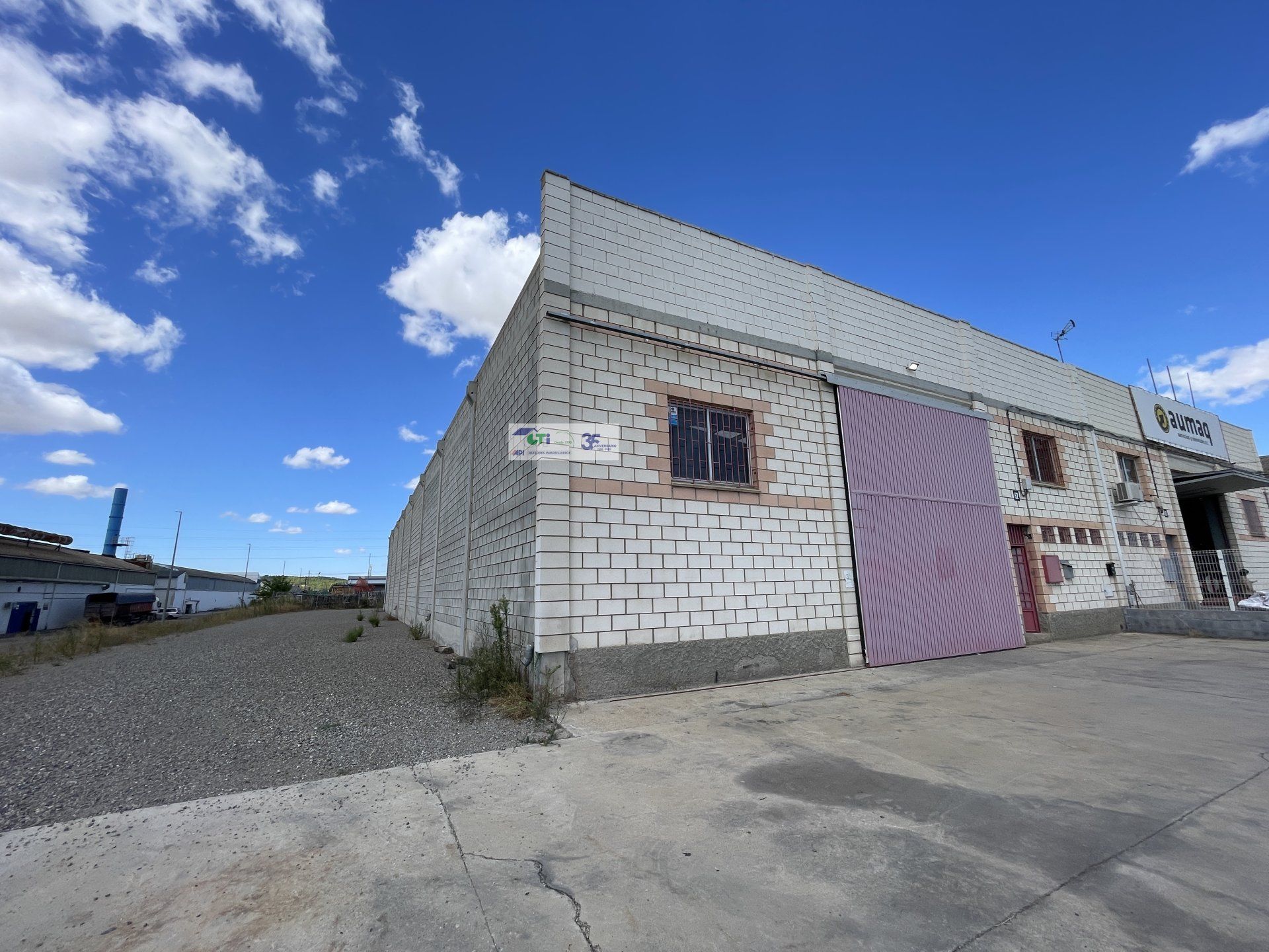 Vista exterior de Nave industrial en venta en Villanueva de Gállego