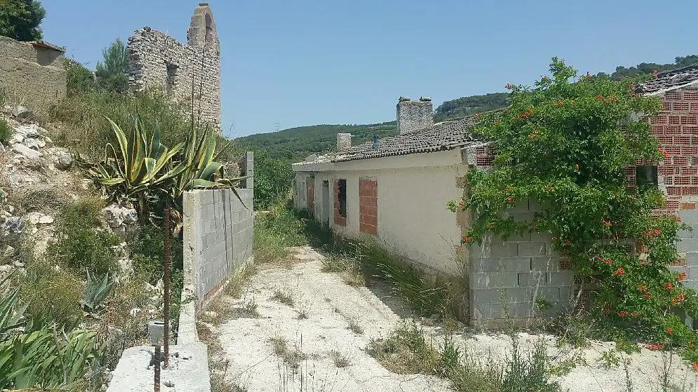 Houses for sale in Cm de Castell , Pontils