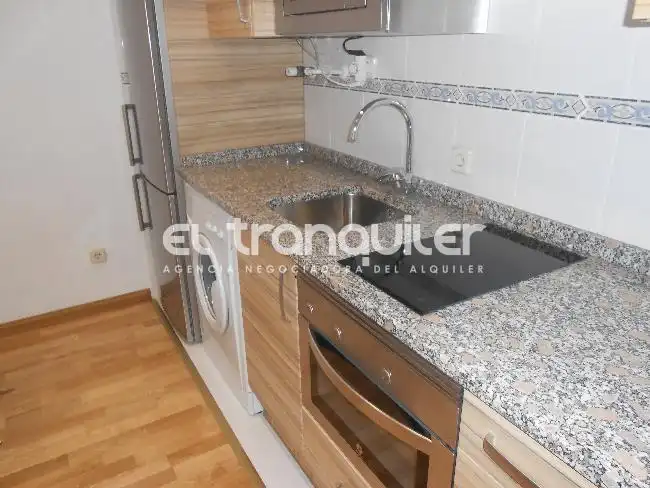 Cocina de Estudio de alquiler en Madrid con Aire acondicionado, Amueblado y Lavadora