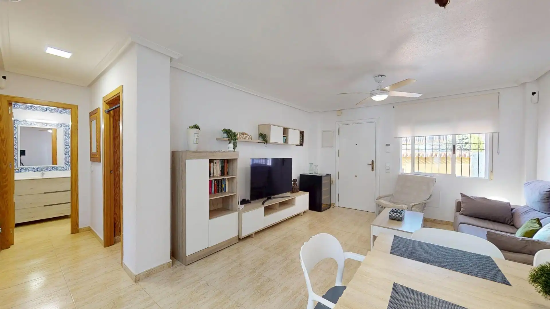 Sala d'estar de Casa o xalet en venda en Pilar de la Horadada amb Aire condicionat, Terrassa i Traster