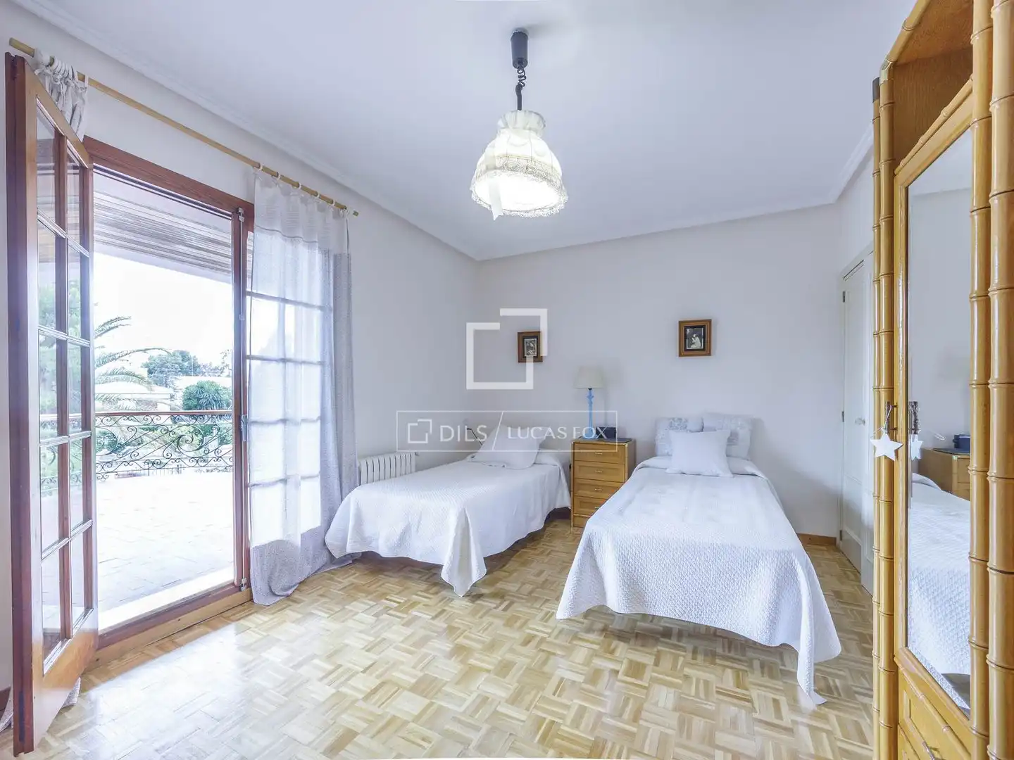 Bedroom of Houses for sale in Paterna  with Heating, Private garden and Parquet flooring