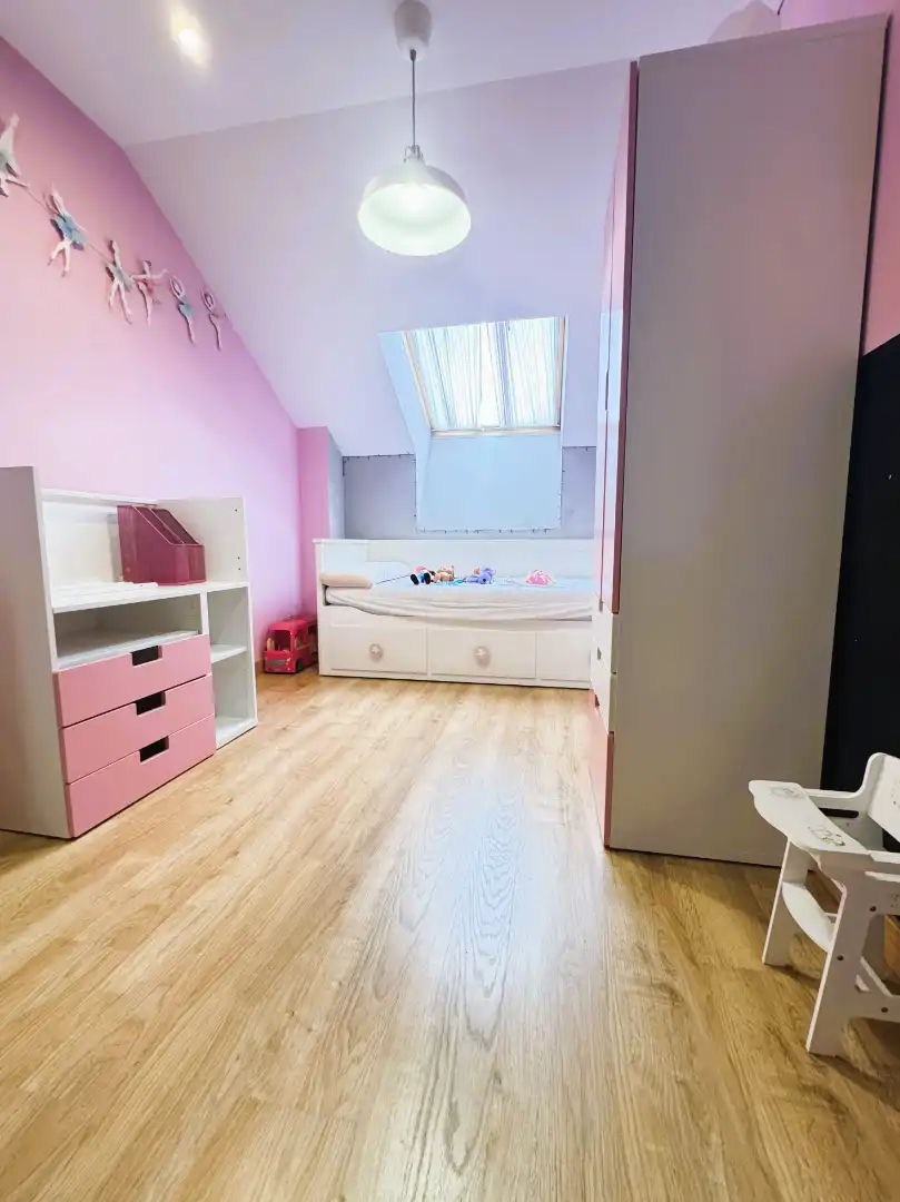 Habitación de Ático en venta en Avilés con Calefacción, Parquet y Terraza