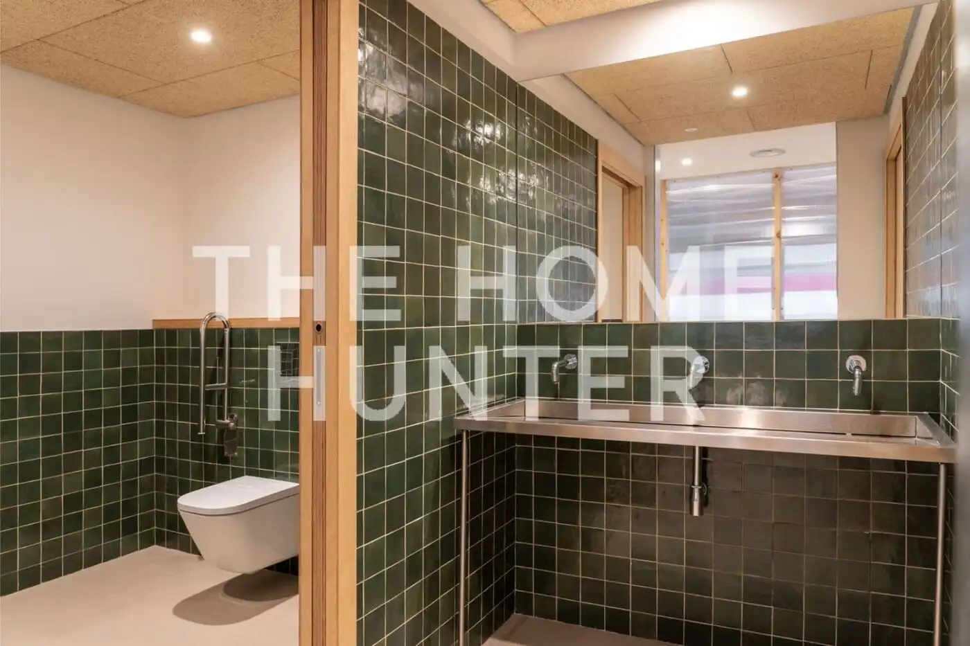 Badezimmer von Büro zur Miete in Barcelona mit Heizung und Abstellraum