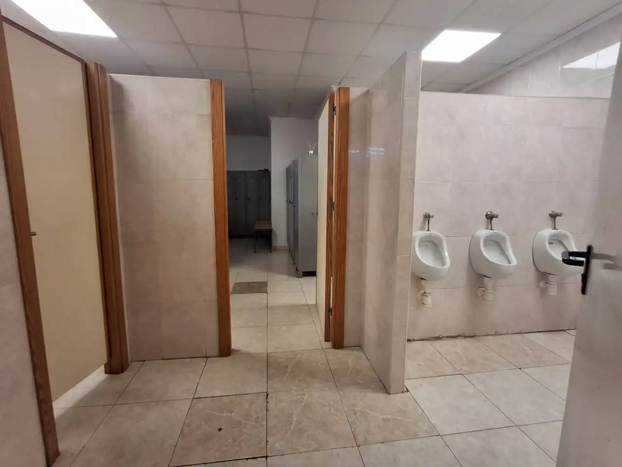 Bathroom of Industrial buildings for rent in Sollana