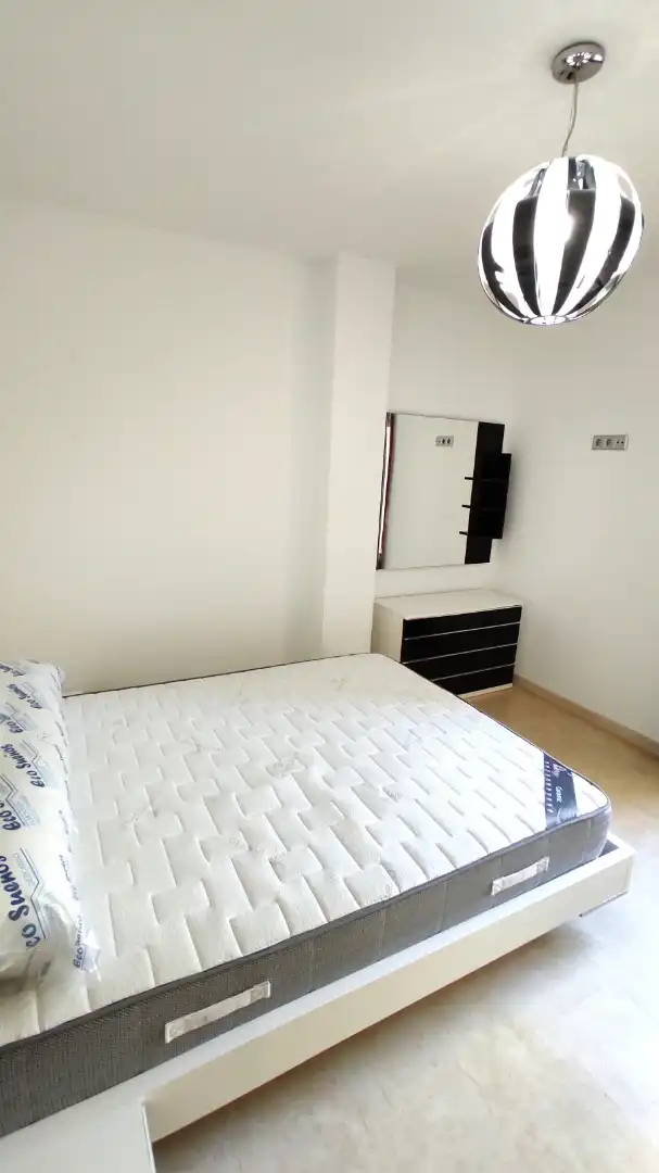 Wohnung zur Miete in Calle Tierno Galván, Las Tres Cruces