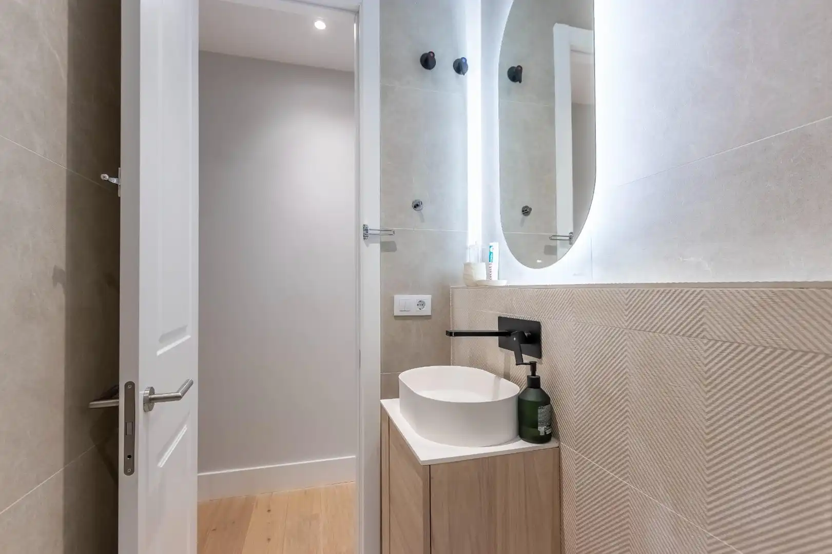 Baño de Apartamento de alquiler en Madrid con Aire acondicionado, Calefacción y Amueblado