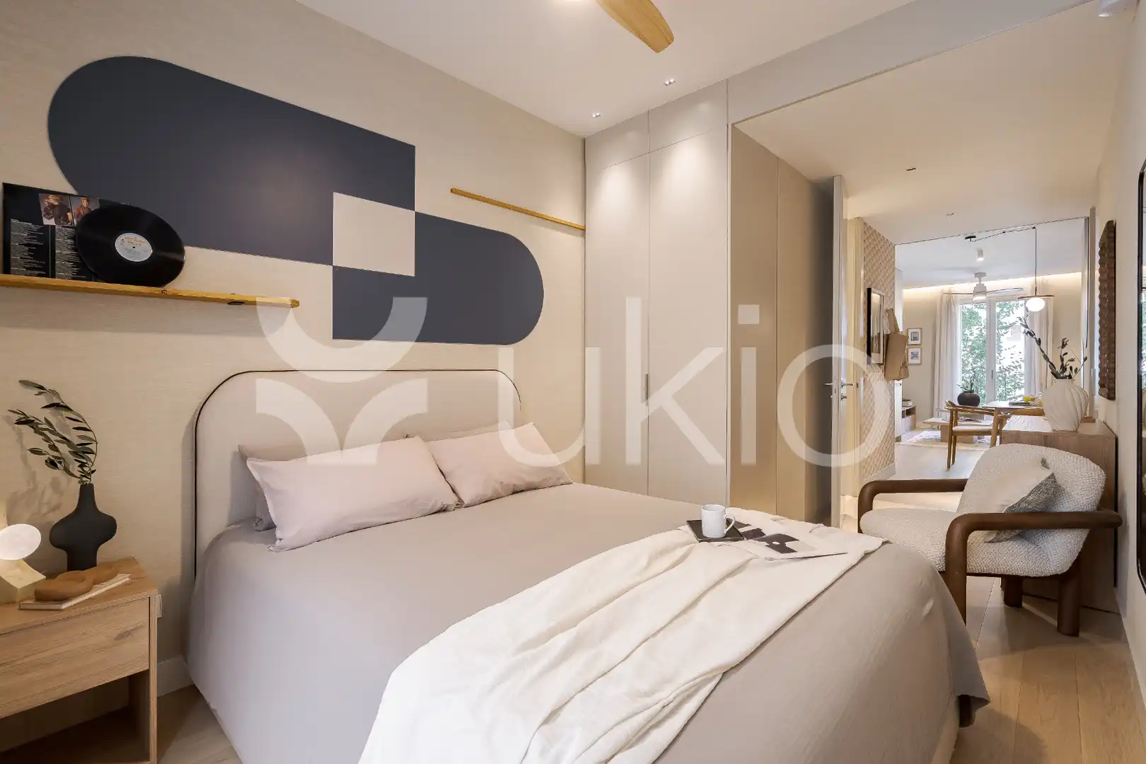 Dormitori de Apartament de lloguer en Madrid amb Calefacció, Moblat i Forn