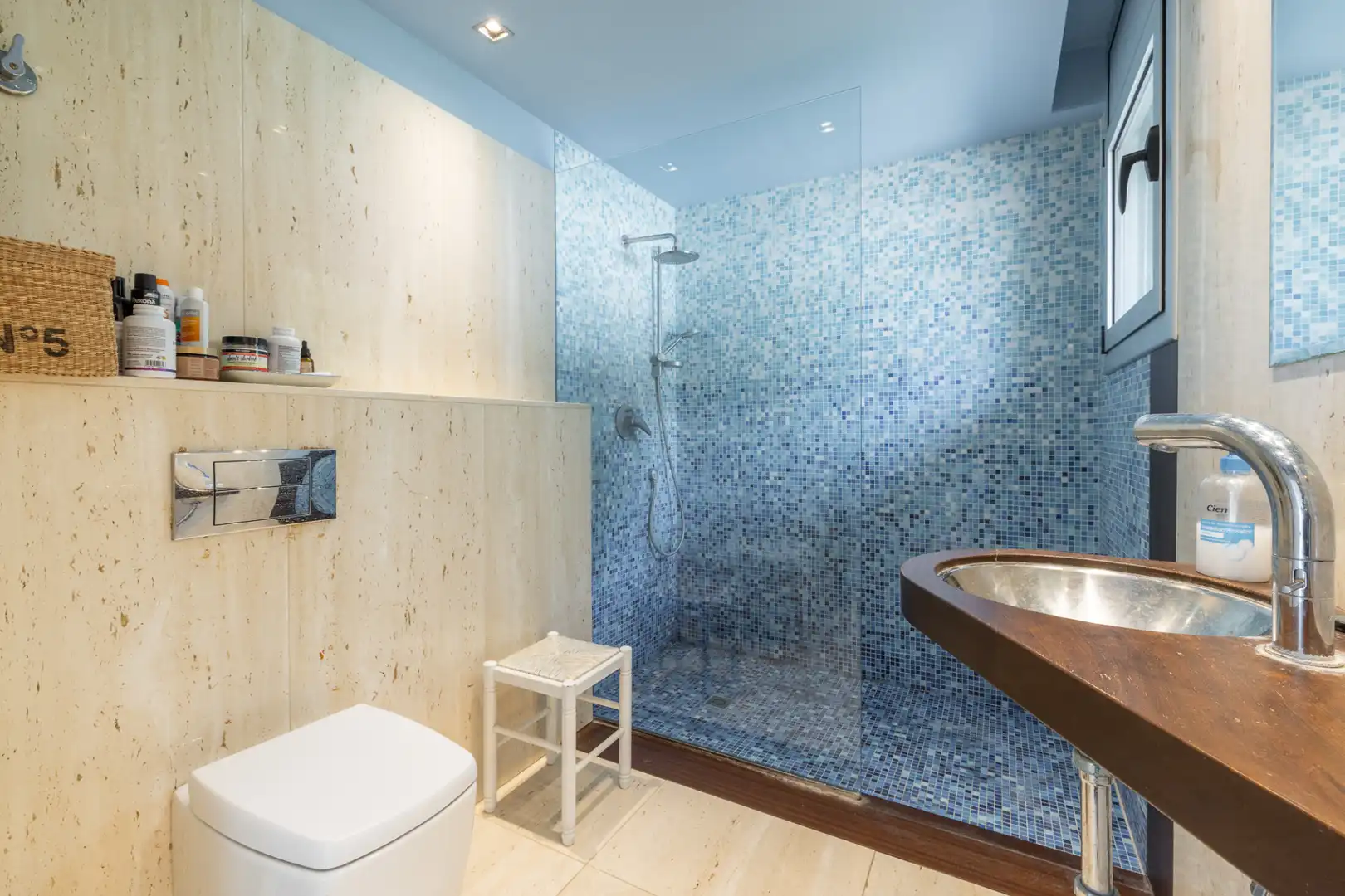 Bathroom of Houses for sale in Cerdanyola del Vallès  with Furnished