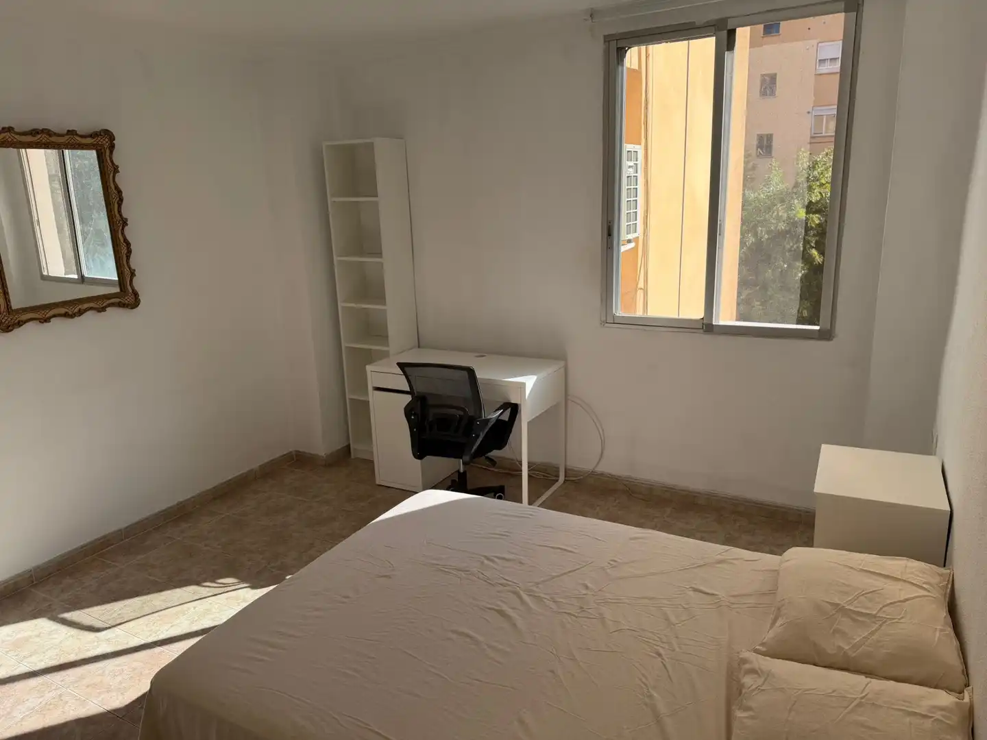 Bedroom of Flat for rent in Valencia  with Furnished, Washing machine and Balcony