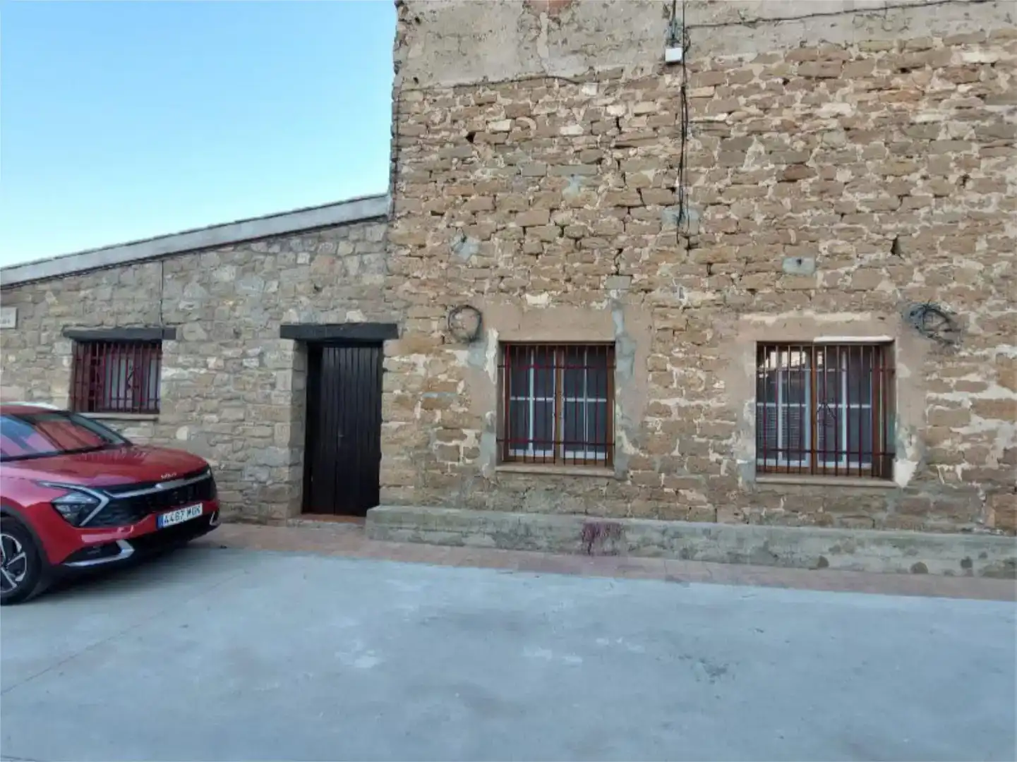 Vista exterior de Finca rústica en venda en Cubells amb Jardí privat
