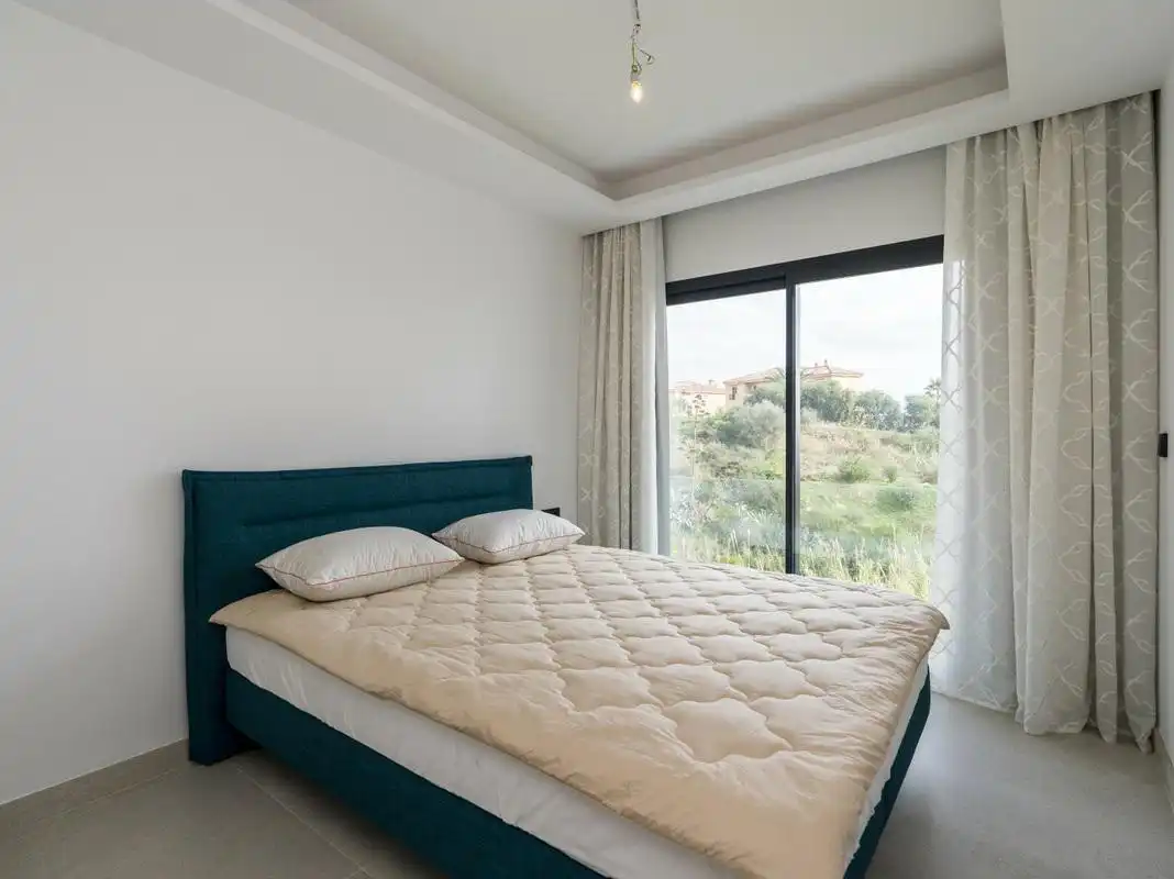 Dormitori de Casa adosada en venda en Estepona amb Aire condicionat, Calefacció i Terrassa