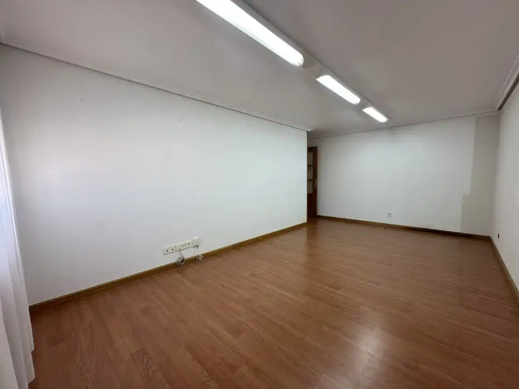 Piso en venta en  Logroño con Calefacción, Parquet y Terraza