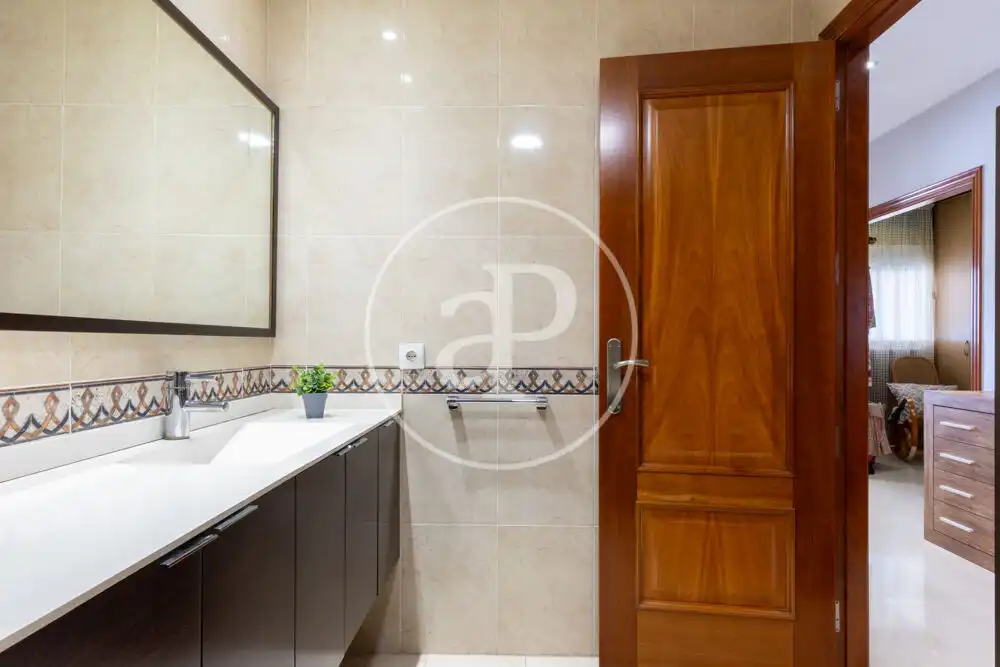 Piso en venta en Avinguda Cardenal Vicent Enrique I Tarancó, Piscinas
