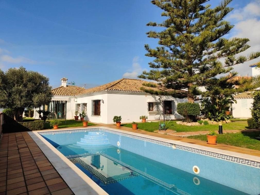 Jardí de Casa o xalet en venda en Los Barrios amb Jardí privat