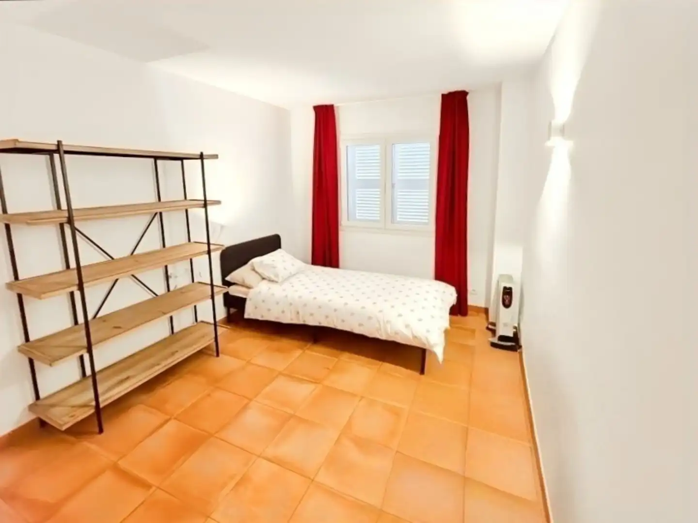 Schlafzimmer von Einfamilien-Reihenhaus zum Verkauf in Cadaqués mit Klimaanlage, Heizung und Terrasse