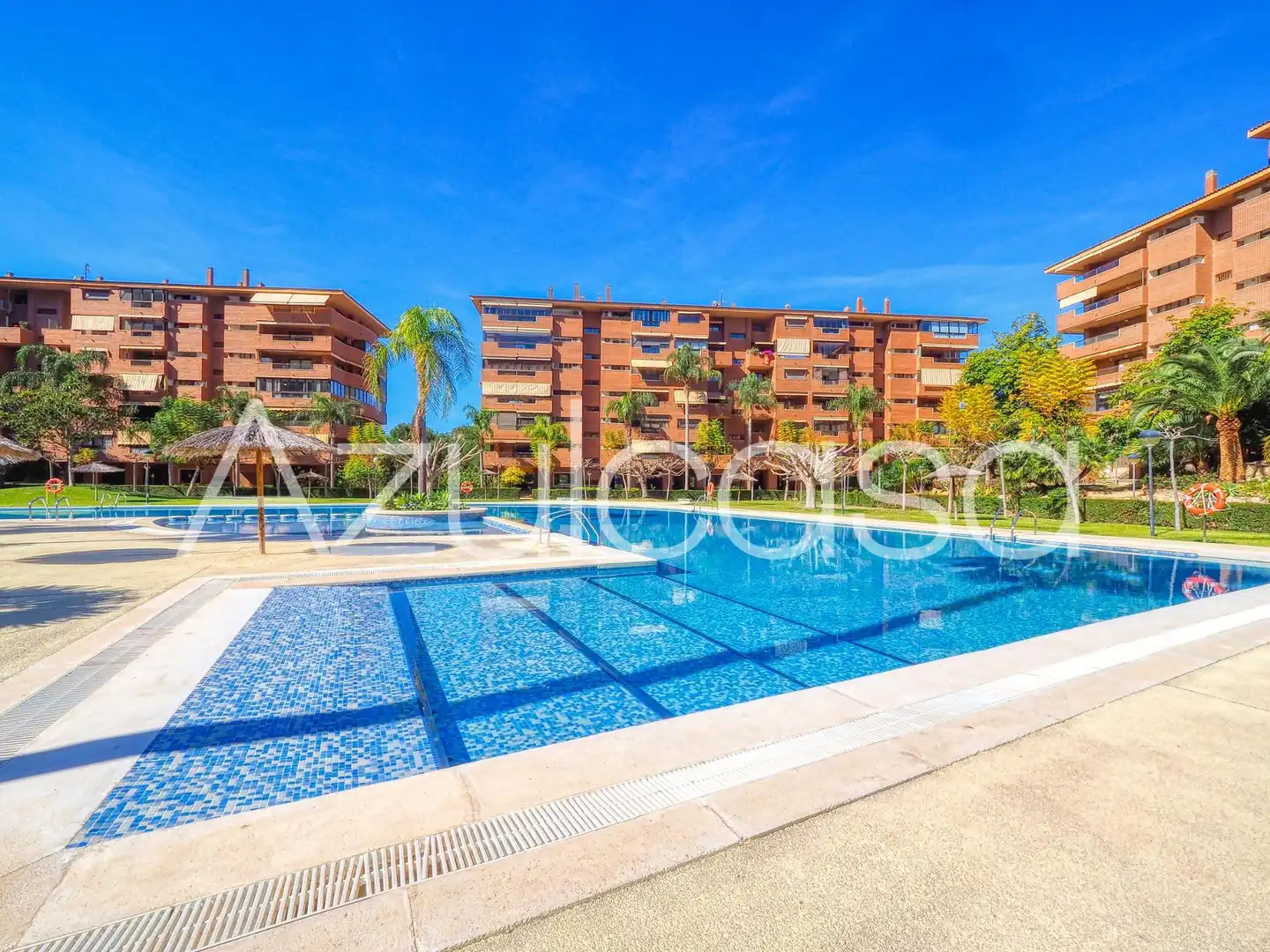 Piscina de Pis en venda en Alicante / Alacant amb Calefacció, Terrassa i Traster