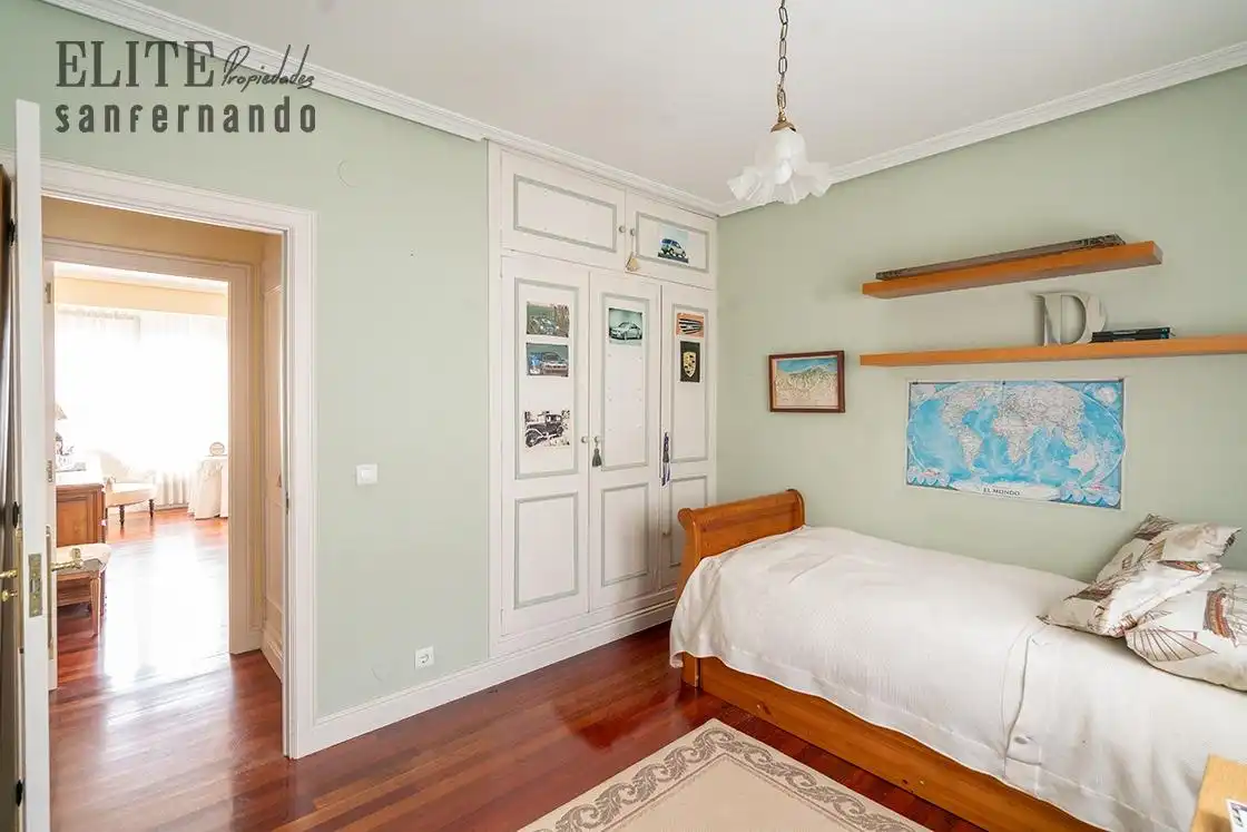 Schlafzimmer von Wohnung zum Verkauf in Santander mit Parkett