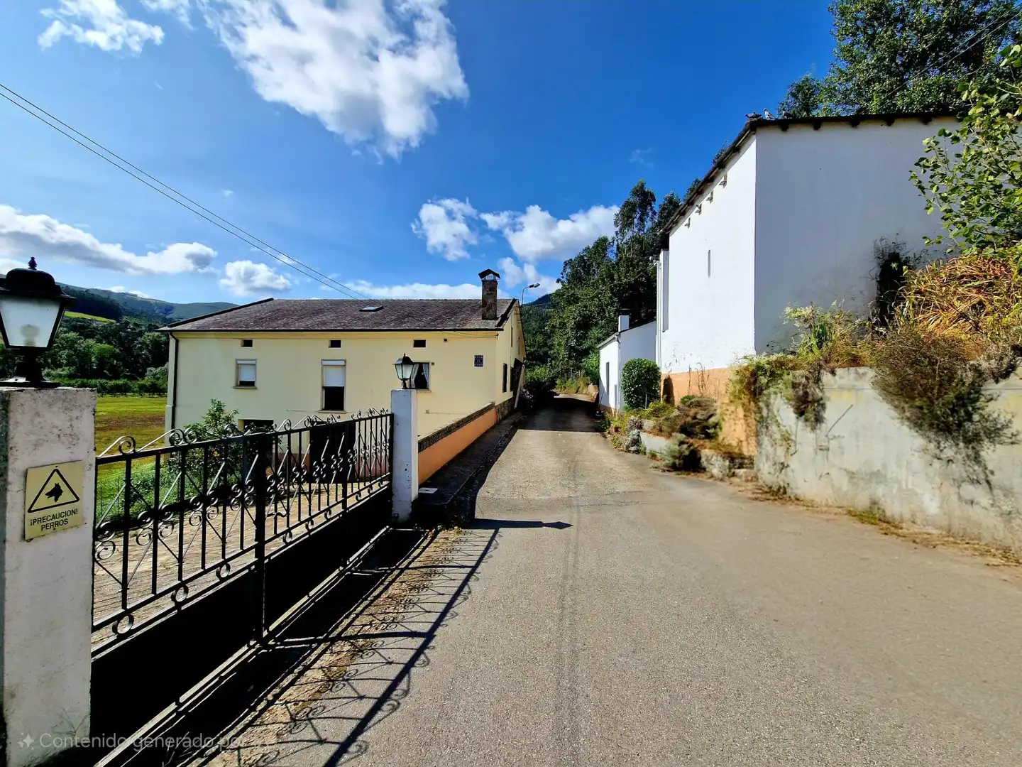 Vista exterior de Casa o xalet en venda en San Tirso de Abres amb Calefacció, Jardí privat i Traster