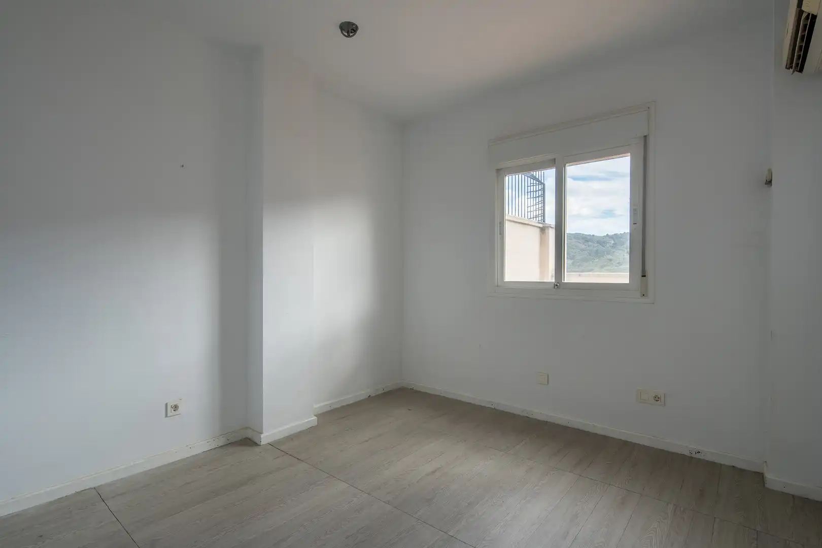 Dormitori de Pis en venda en Cenes de la Vega amb Aire condicionat i Terrassa