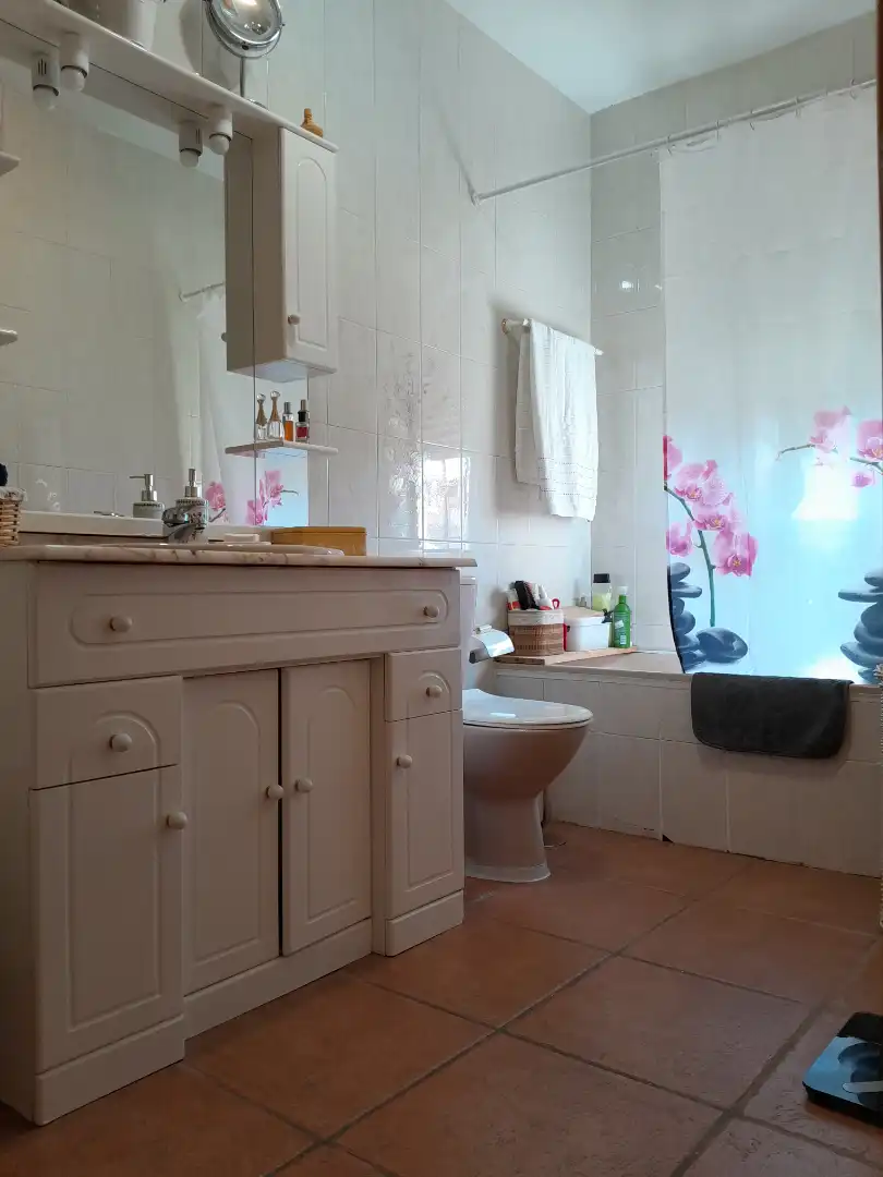 Baño de Casa o chalet en venta en Cobisa con Calefacción, Jardín privado y Amueblado