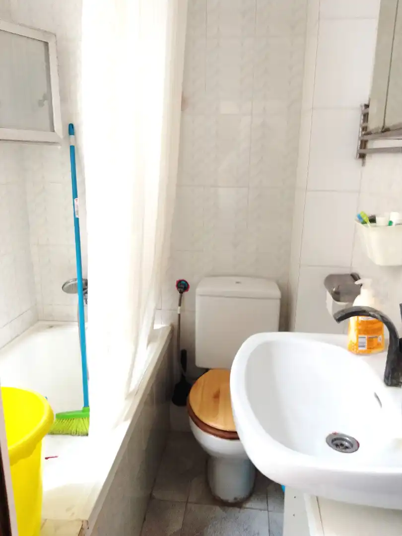 Badezimmer von Wohnung zum Verkauf in L'Hospitalet de Llobregat mit Klimaanlage und Heizung