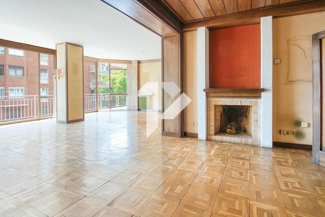 Sala d'estar de Pis en venda en  Barcelona Capital amb Calefacció, Parquet i Terrassa