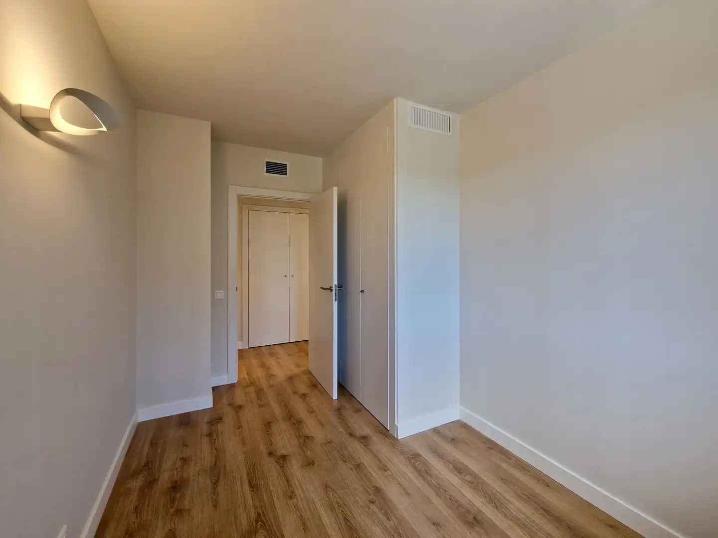 Piso de alquiler en Girona con Aire acondicionado, Calefacción y Trastero