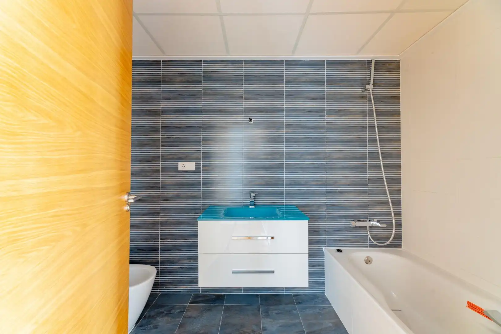 Baño de Ático de alquiler en Gandia con Aire acondicionado, Calefacción y Parquet