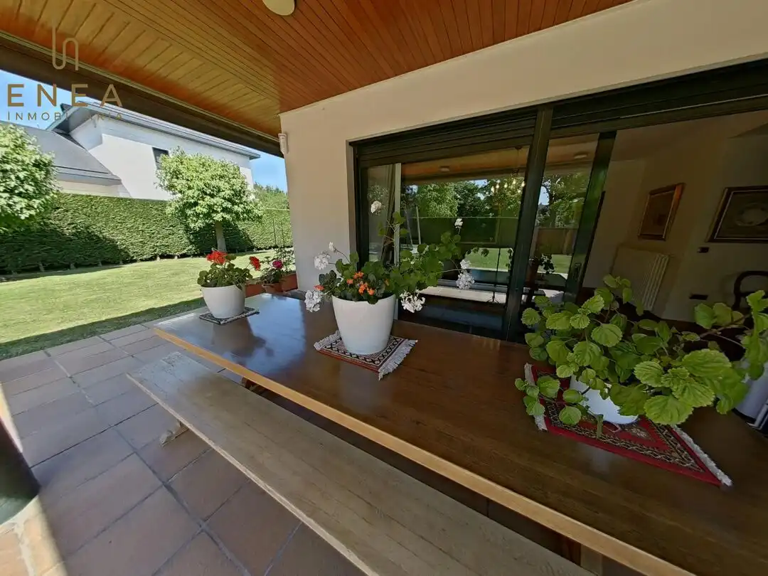 Terraza de Casa o chalet en venta en Vitoria - Gasteiz con Calefacción, Jardín privado y Trastero