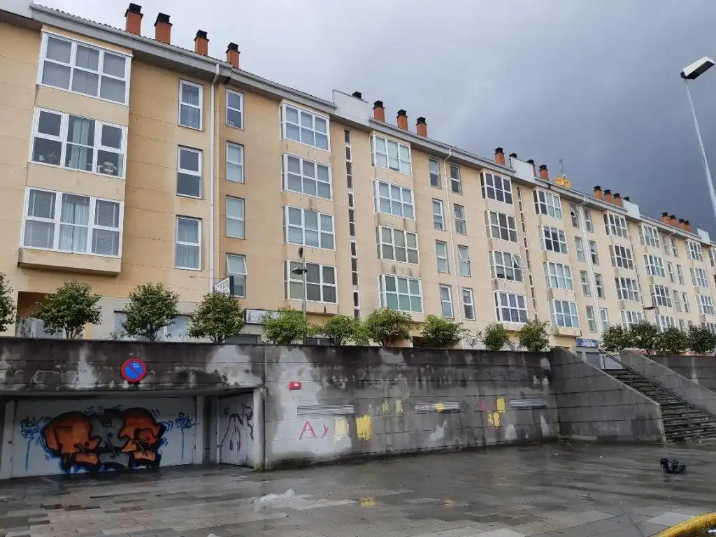 Aparcament amb ascensor en venda a MELIDE (DE)