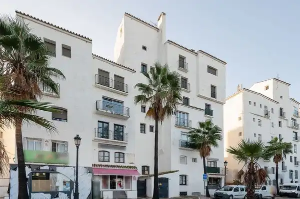 Flat with lift for sale in Calle Muelle Ribera