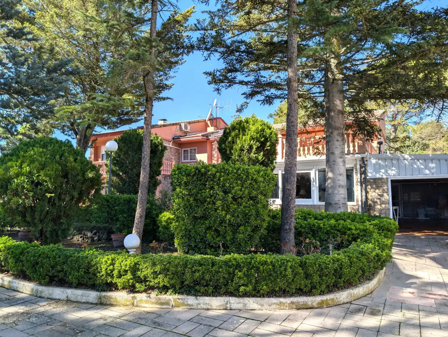 Exterior view of Houses for sale in Alcoy / Alcoi  with Air Conditioner, Private garden and Parquet flooring