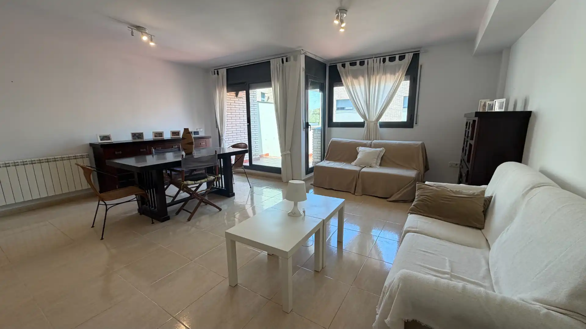 Sala d'estar de Casa o xalet en venda en Torredembarra amb Aire condicionat, Calefacció i Terrassa