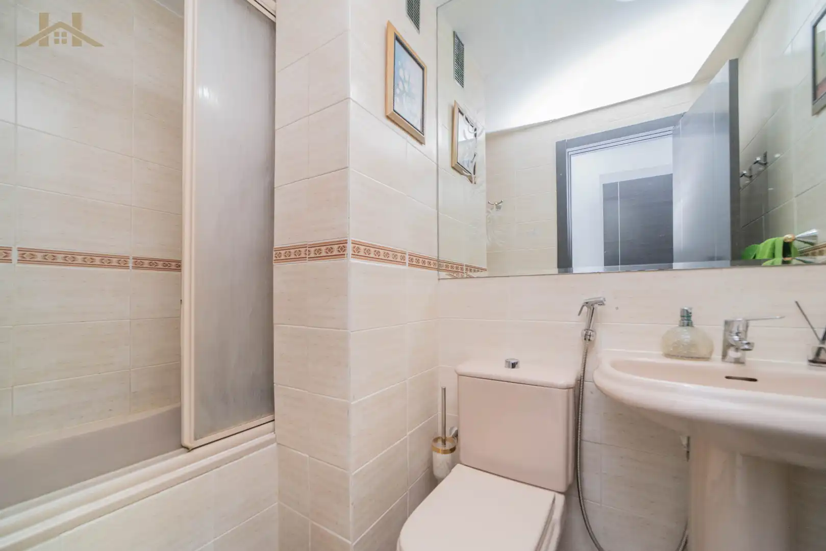 Baño de Piso en venta en Leganés con Aire acondicionado, Balcón y Piscina comunitaria