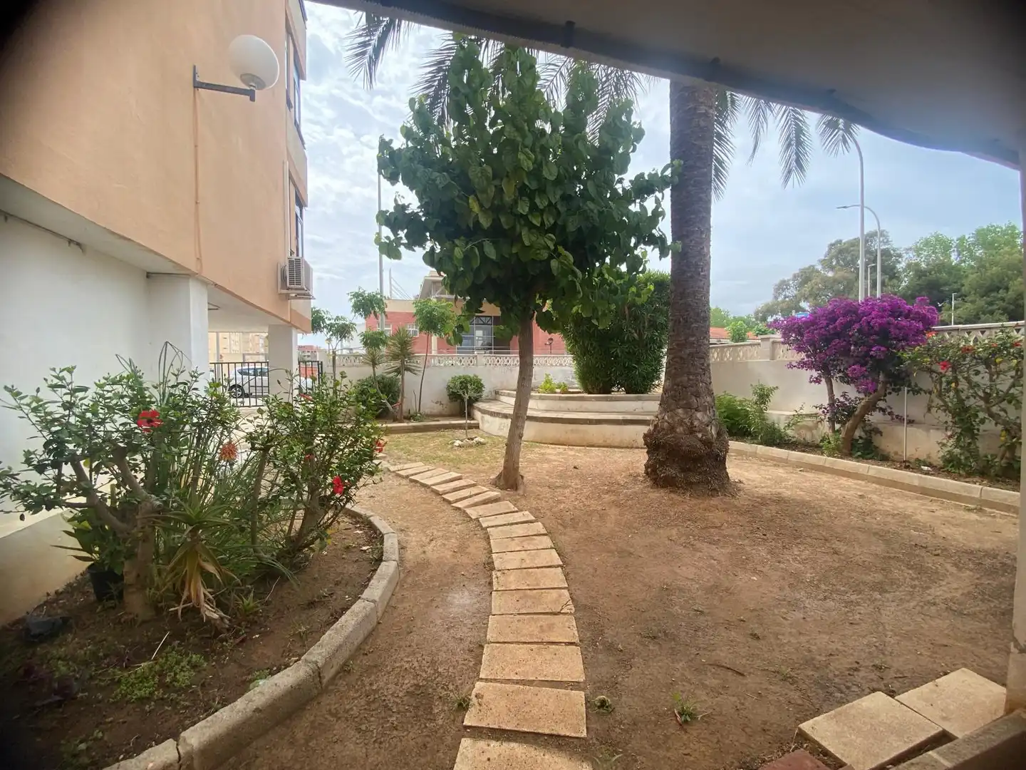 Vista exterior de Traster en venda en Daimús