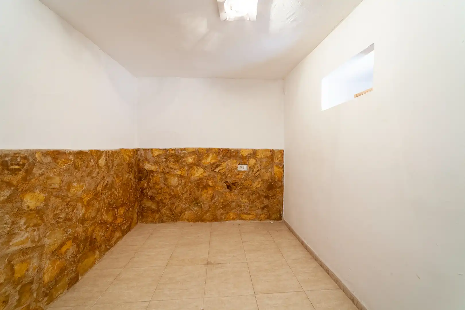 Casa o xalet en venda en Venta del Moro amb Terrassa, Moblat i Rentadora