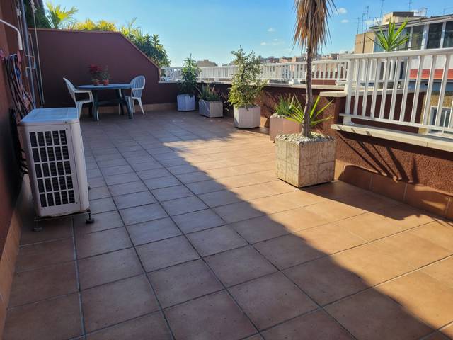 Ático en Venta en Calle ESTERAS en Sants-Badal