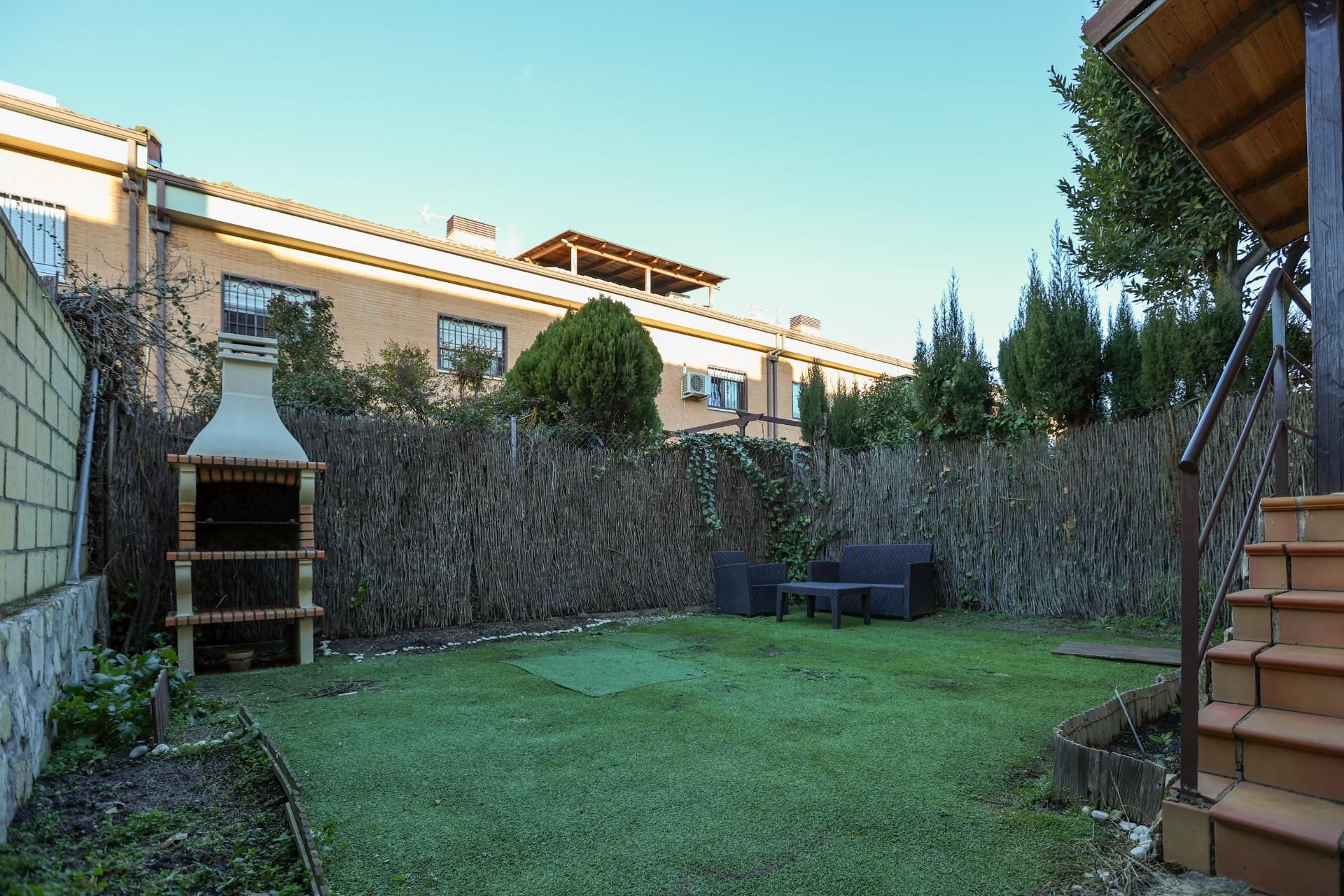 Jardí de Casa adosada en venda en Valdemoro amb Aire condicionat, Jardí privat i Terrassa