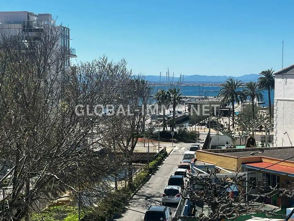 Vista exterior de Apartament en venda en Roses amb Aire condicionat, Calefacció i Terrassa