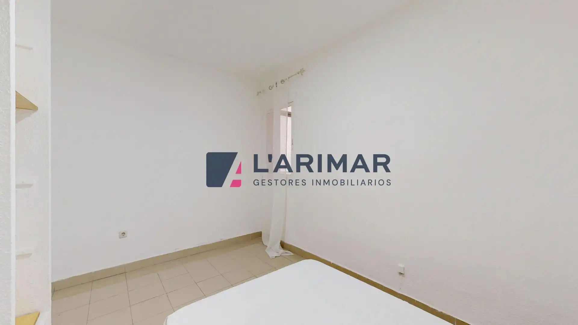 Habitación de Piso en venta en Alicante / Alacant con Amueblado y Piscina comunitaria