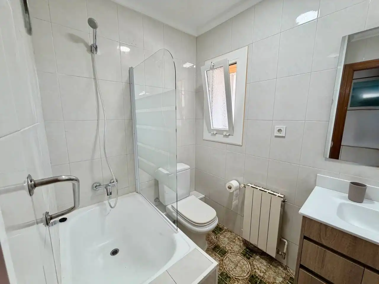 Bathroom of Flat for rent in Sabadell  with Heating and Balcony