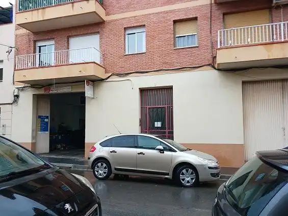 Aparcament de Local en venda en La Canonja