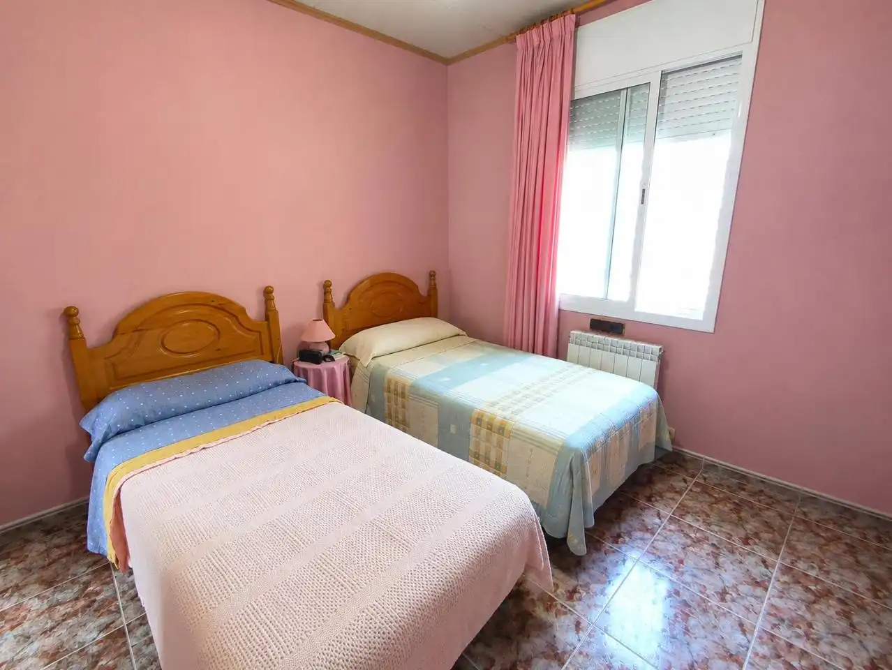Schlafzimmer von Haus oder Chalet zum Verkauf in Canyelles mit Heizung, Privatgarten und Terrasse