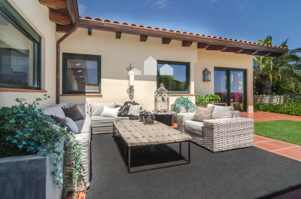 Terrassa de Casa o xalet en venda en Sitges amb Aire condicionat, Calefacció i Jardí privat