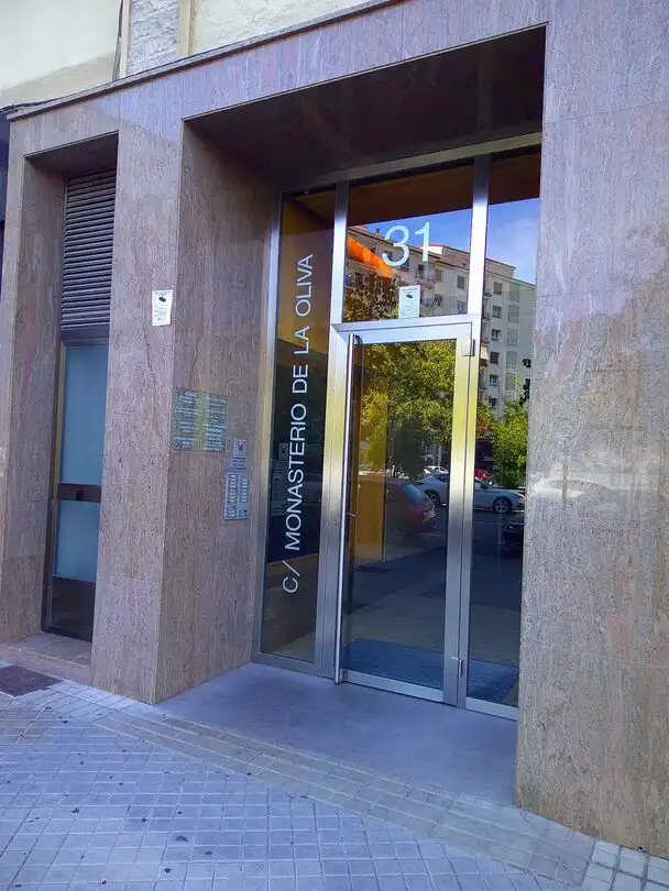 Oficina de alquiler en  Pamplona / Iruña con Calefacción