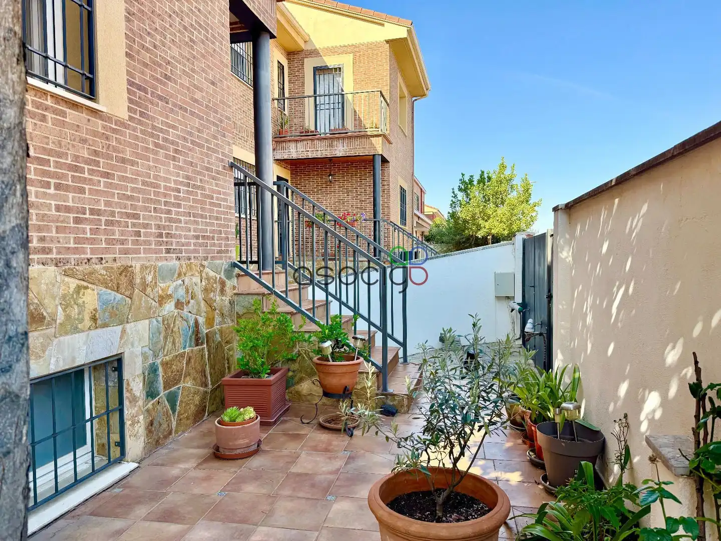 Terraza de Casa adosada en venta en Cabanillas del Campo con Aire acondicionado, Calefacción y Jardín privado