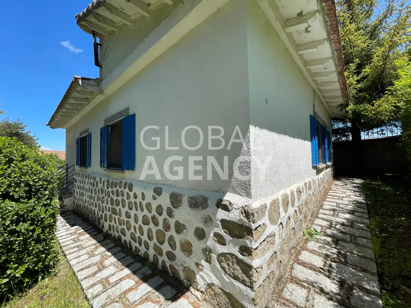 Außenansicht von Haus oder Chalet zum Verkauf in Herradón de Pinares mit Heizung, Privatgarten und Terrasse