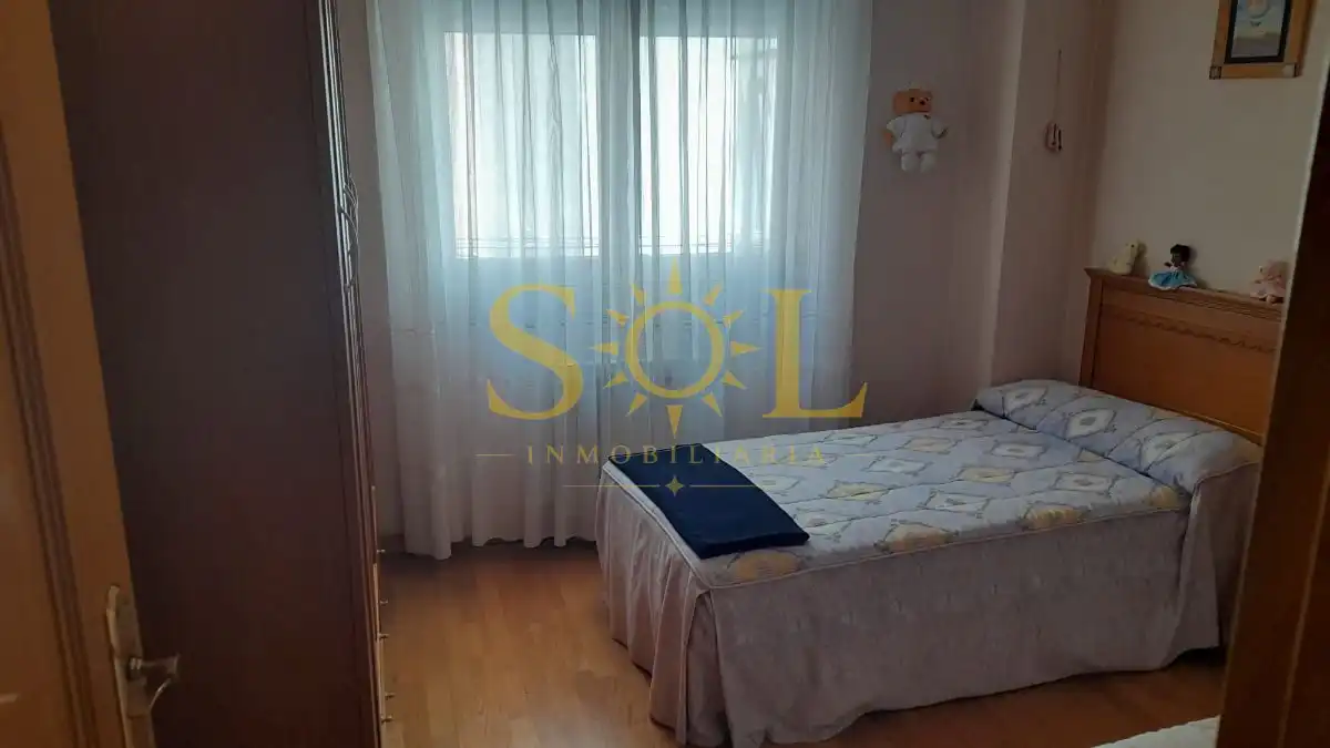 Wohnung zur Miete in Calle León Martín Granizo, La Lastra